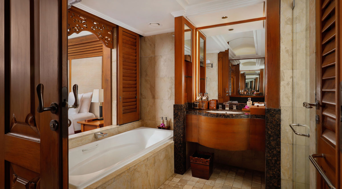 Premier Room Bathroom