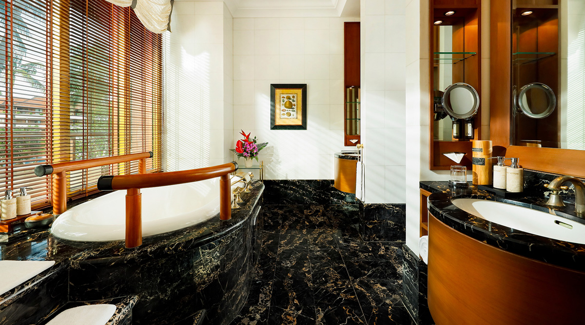 The Royal Residence Master Bathroom